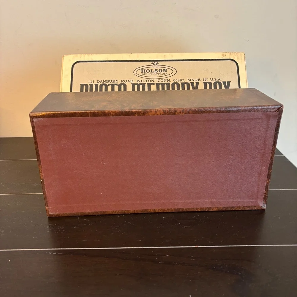 Vintage Holson Photo Memory Box | Faux Leather | 3.5 x 5 Photos | 200 Photos